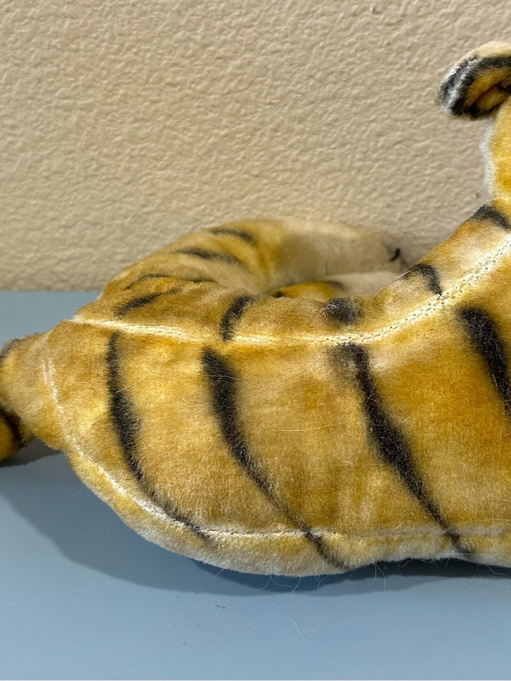 Vintage Steiff  Reclining Tiger Plush 53944 - Picture 5 of 6